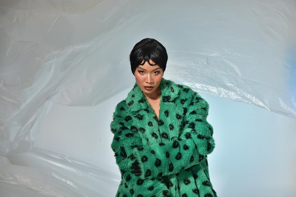 L'Envoûtement de la Mode Féminine Française : Décoder son Irrésistible Attraction